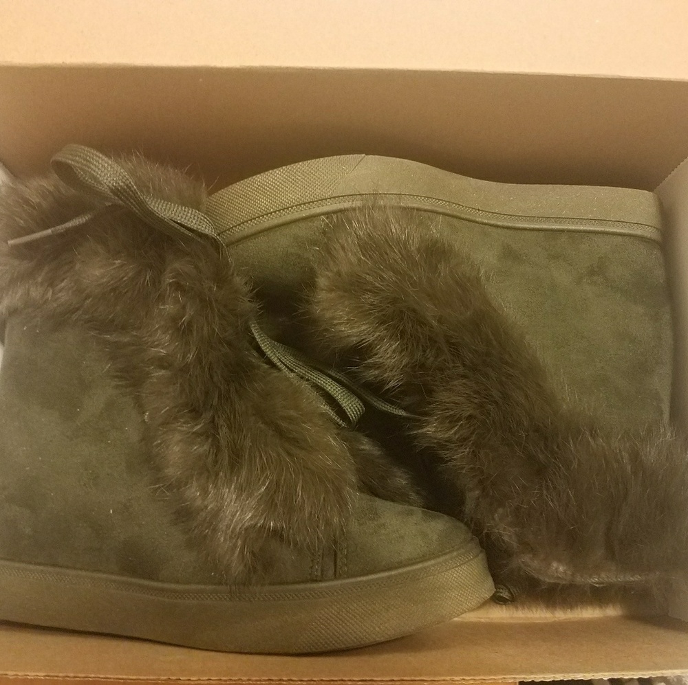 Henry Ferrera Forest Green Booties Size 8